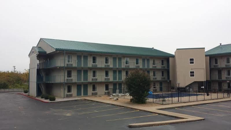 Days Inn By Wyndham Harrison Dış mekan fotoğraf